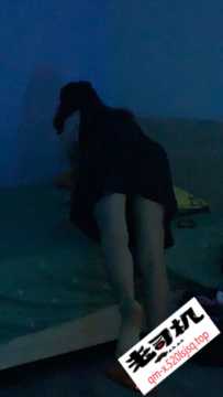抓龙筋居然遇到潮喷少妇床都湿了